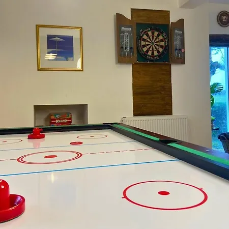 Secluded Hot Tub, Pool, Escape Bootle