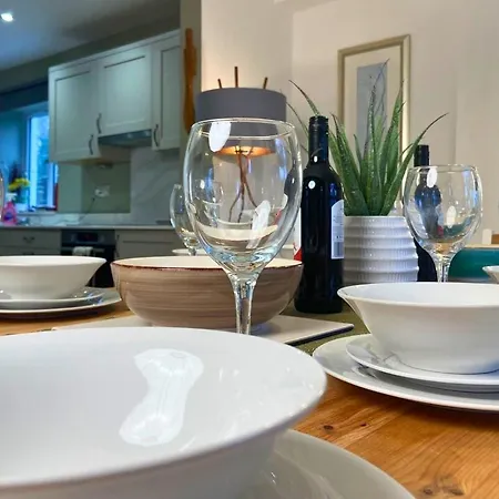 Secluded Hot Tub, Pool, Escape Ferienhaus *