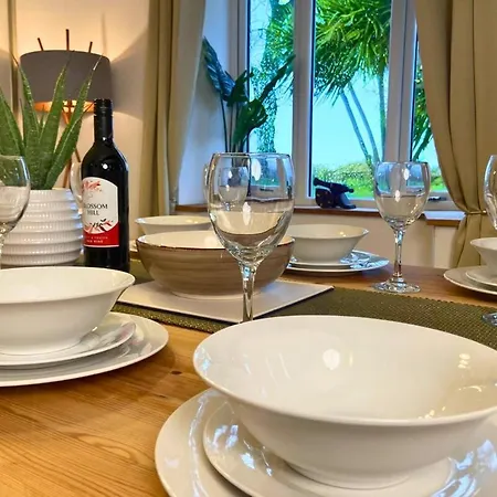 Secluded Hot Tub, Pool, Escape Ferienhaus