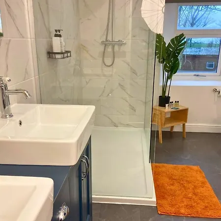 Secluded Hot Tub, Pool, Escape