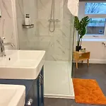 Secluded Hot Tub, Pool, Escape